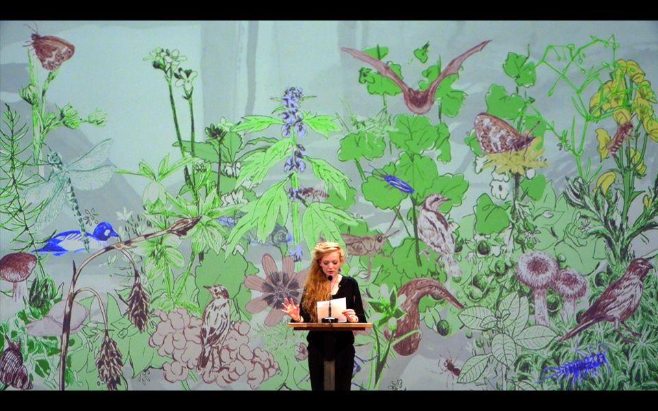 Moya De Feyter tijdens de livecast 'Liederen voor het leven', Pakhuis de Zwijger, 2021 (c) Babette Wagenvoort.