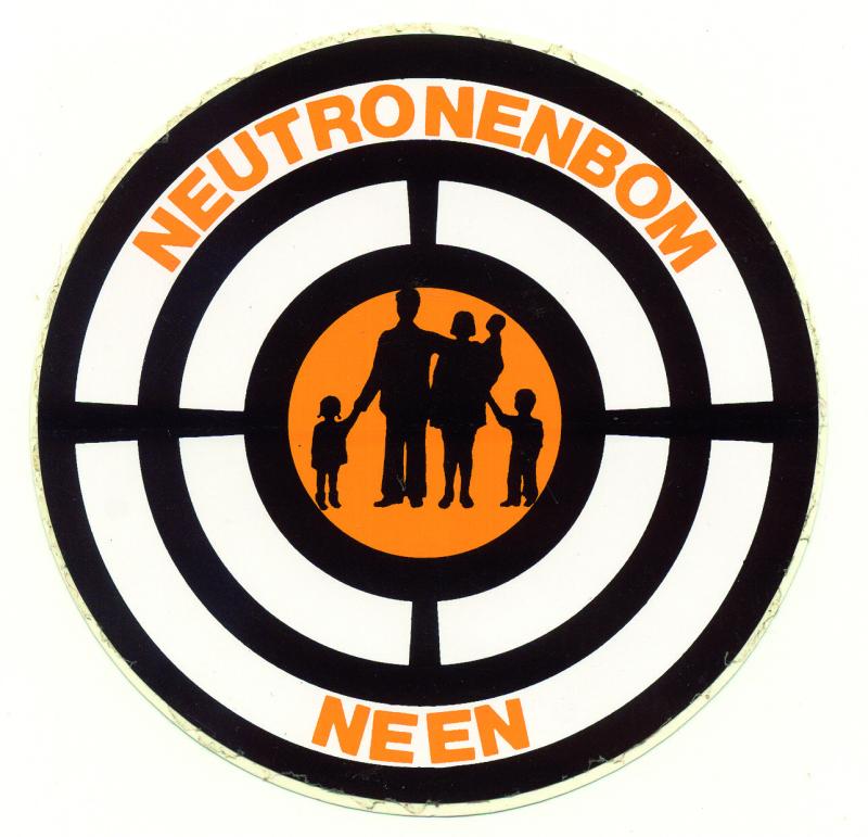 Sticker met tekst 'Neutronenbom neen'